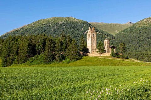 San Gian church in front of Muottas Muragl, Celerina/Schlarigna, Engadin, Graubünden, Switzerland