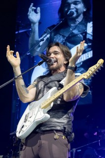 JUANES, singer, guitarist, Colombia, Latin rock/pop, World Tour 2026, exclusive Germany concert, 16