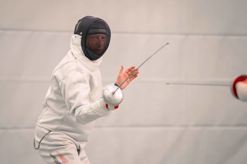 Fencer in defensive position, ready for parade, fencing, TSV Calw, Calw district, Germany