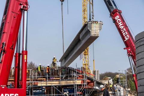 First part of the assembly of the new, 120-meter-long A516 motorway bridge, across Teutoburger