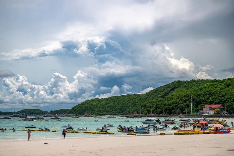 Tawaen Beach, Koh Larn, Thailand