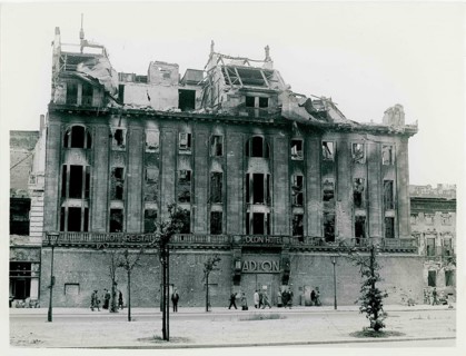 Hotel Adlon, Unter den Linden, Pariser Platz, Berlin, end of war, World War II, A partially