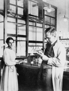 Otto cock and Lise Meitner in the laboratory, Kaiser Wilhelm Institute for Chemistry, 1913 Otto