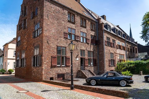 The old town centre of Mörs, on the Lower Rhine, Haagstraße, North Rhine-Westphalia, Germany