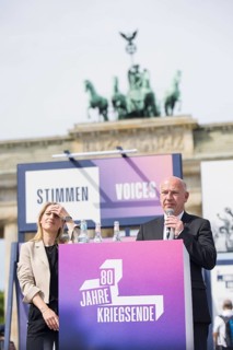 Kai Wegner (Governing Mayor of Berlin) at the opening of the exhibition ... finally peace? as part