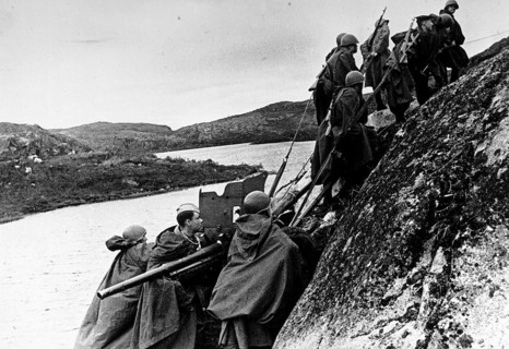 The struggles of war. That gun had to be brought up to the hill — hard work. Northern Front,
