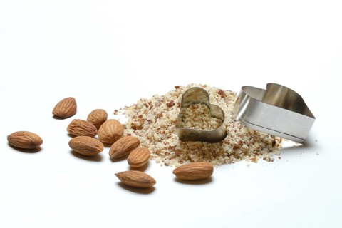 Almonds and ground almonds, Prunus amygdalus