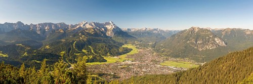 Panorama from Wank, 1780m, onto the Wetterstein Mountains with Alpspitze 2628m, Jubiläumsgrat and