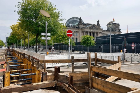 Construction sites around Friday, here renovation of the sewer system, Berlin, 17.07.2026, Berlin,