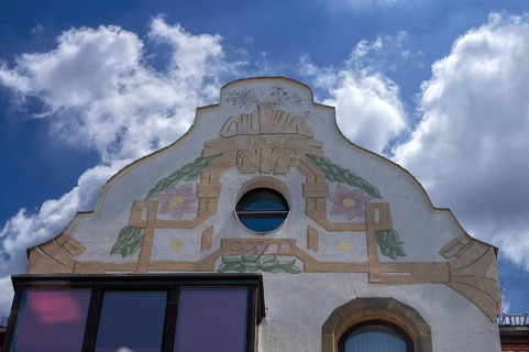 Art Nouveau gable from 1904 of a residential building, Martin Richter Str. Nuremberg, Middle