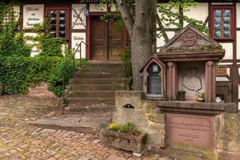 Historic inn and village inn Klausenhof below the Hanstein castle ruins on the German Sausage