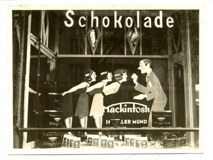 Hamburg, Dorotheenstr, 182, shop, confectionery, chocolates, An intricately designed shop window