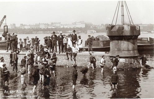 Hamburg, Alster, quay, Elbe, crane, bathing, swimwear, leisure, summer, swimming, men, boys,