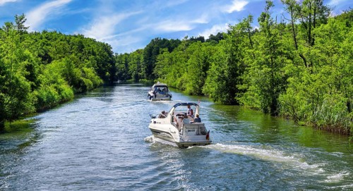 Motorboats and other watercraft on the lakes around Rheinsberg, Großer Rheinsberger See,