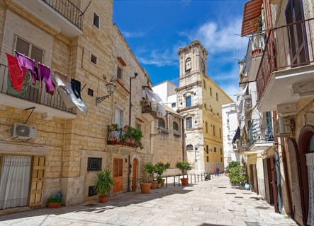 Strada da Tresca in Bari Veccia, the old town of the southern Italian city of Bari. Bari, Apulia,