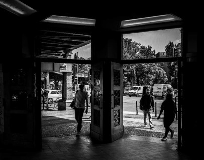 Black and white photograph, Schlesisches Tor underground station, public transport in Berlin,