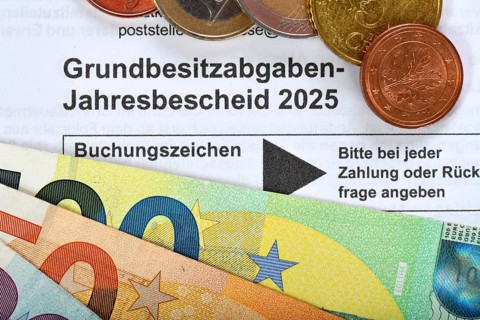 Property tax annual tax assessment 2025, symbolic image property tax reform, property tax,
