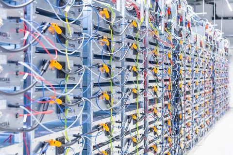 Saxony's Economics and Energy Minister Dirk Panter visits Saxony's largest battery storage