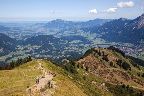 Ridge trail between Fellhorn and Söllerkopf peaks, behind Allgäu Alps and Illertal valley,