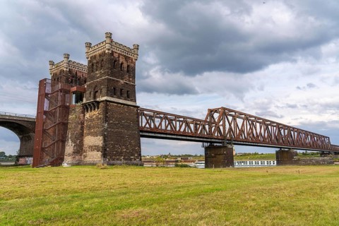 The railway bridge Duisburg-Hochfeld-Rheinhausen, over the Rhine, regional trains and many goods
