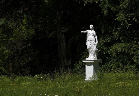 Statue of the goddess of hunting, hunting goddess Diana made of sandstone, Diana Grove, Wörlitzer