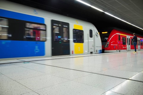 Underground incoming S-Bahn, train, class 420 in traffic red and generation 2026, platform, stop,