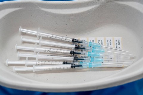 Start in the vaccination centre for corona vaccinations, in a hall of Messe Essen, for people over