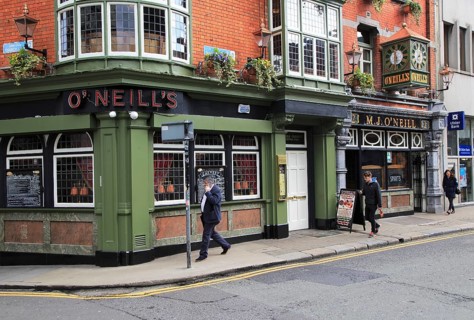 O'Neill's traditional pub, city of Dublin, Ireland, Irish Republic