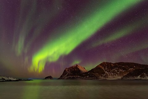 Aurora over the mountains and sea of Lofoten, Northern Lights, Northern Lights, Landscape, Leknes,