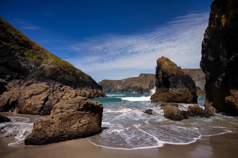 Surf, coastal landscape, coast, rock formations, rocks, sandy beach, beach, sea, Kynance Cove,