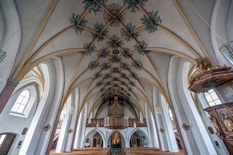 Gothic mesh vault with organ gallery of the Holy Trinity parish church, founded in 1364, Kösslarn,