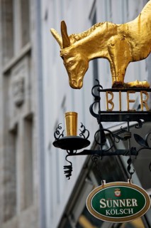 Goldener Bieresel, nose sign for the Traditons Gasthaus Bier-Esel in the Altstadt-Nord district of