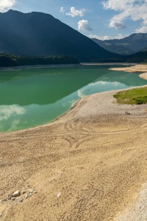 Lake, mountain lake, mountains, reflection, sunny, drought, low water, drought, climate change,