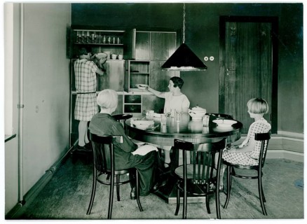 Werkbund exhibition, 1927, Bruno Taut, Weissenhof-Siedlung, Stuttgart, The apartment, modern dining