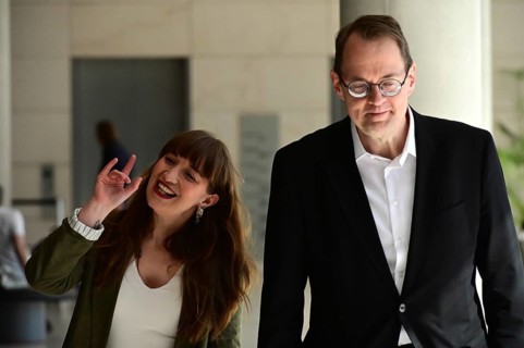 Heidi Reichinnek and Sören Pellmann on their way to the Tuesday statement from the Left Group in