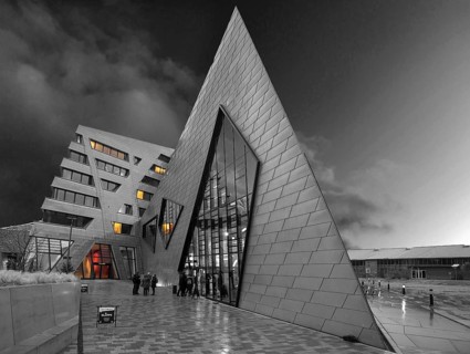 Modern university building by American architect Daniel Liebeskind, black and white, Lüneburg,