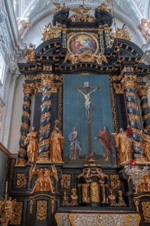 Altar room with fasting cloth from 1697 by Carl Reslfeld, at the high altar, parish church of the