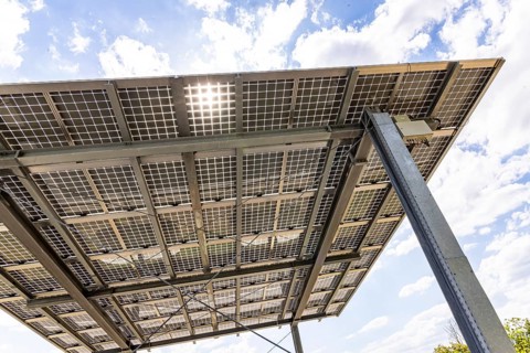 Solar roof on the A81 motorway at the Hegau-Ost service area. Transport Minister Wissing even