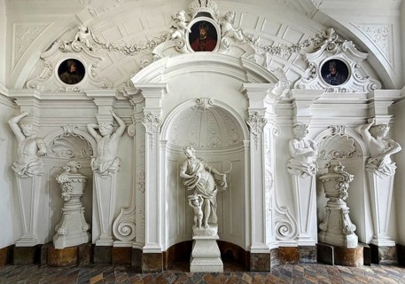 Atlases, stucco work by Andreas Schwarzmann, Kaisersaal designed as a sala terrana, historic rooms