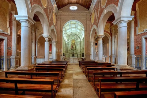Santa Maria da Alcacova Church, Central Nave and choir, Santarem, Ribatejo, Portugal