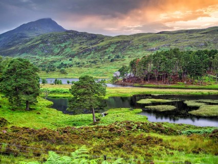 Scenic Glen Affric Valley, Mount Sgùrr na Lapaich on the horizon, Loch Affric, lakeside, Caledonian