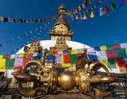 Huge gilded dorje, also vajra, also thunderbolt, Buddhist ritual instrument, weapon of Indra in