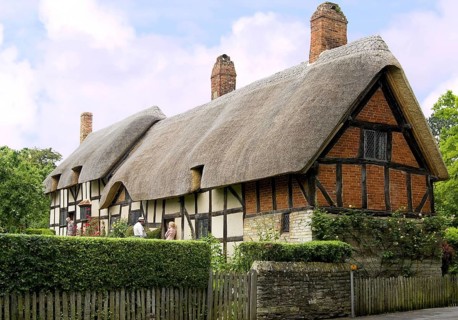 The Anne Hathaway Cottage in Stratford upon Avon. In the idyllically situated country house,