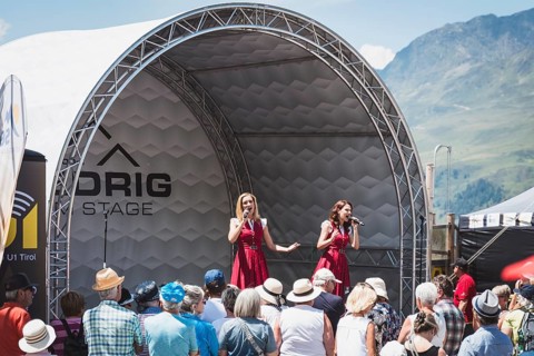 Open-air concert on 27 June 2026 by Sigrid & Marina, supporting Hansi Hinterseer at the Medrig Alm