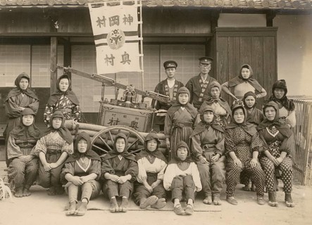 Japan, fire department, Japanese woman replace men who are at war, fire department in traditional