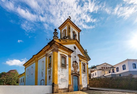The old city of Ouro Preto with its historic Baroque churches, Ouro Preto, Minas Gerais, Brazil
