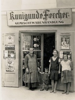 Vienna, shop, general store, Kunigunde Fercher, Kunerol, advertising signs, girl, child, black and