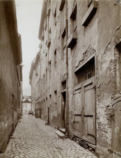 Berlin, Mitte, Old Berlin, Krögel, 19th century, A narrow alley between old, dilapidated buildings