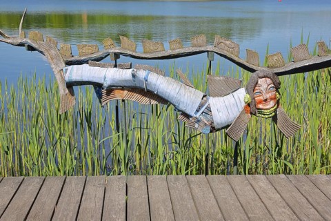 Sculpture by Tony Torrilhon 2008, floating laughing, mermaid, modern art, woodcarving, Bohlenweg,