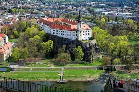 View from the shepherd's wall to Decín Castle, Tetschner Castle on the Elbe, view, viewpoint,